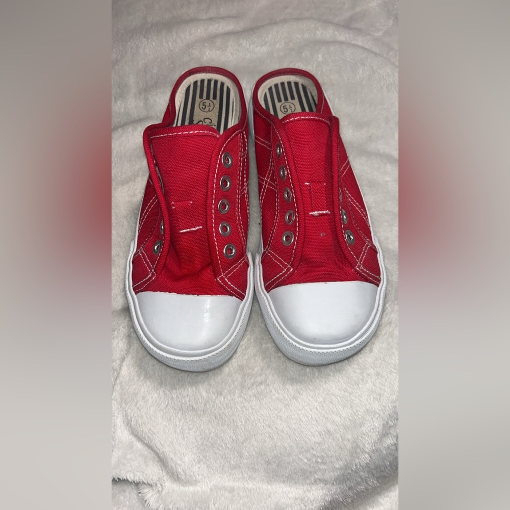 City sneaks Red Slip-On Sneakers with White Soles